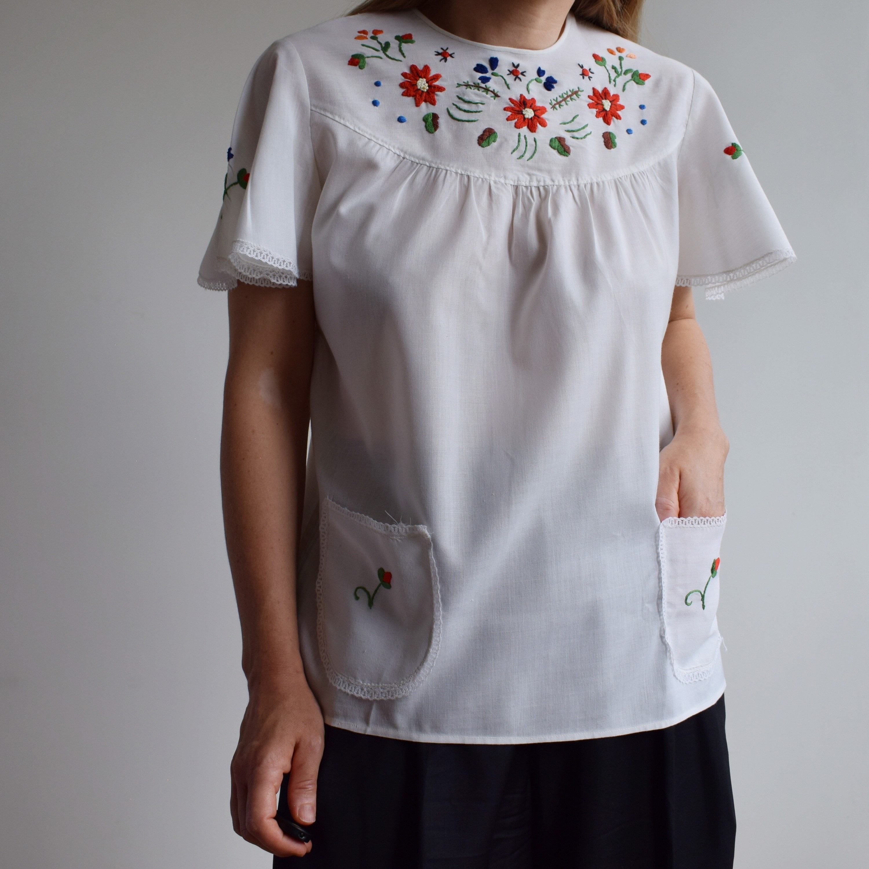 Embroided Vintage Top-Bust 36