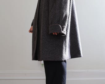 Vintage lama / wool coat. Originally women’s size L. 80’s era.