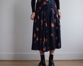 Vintage midi skirt. Originally women’s size M. Late 80’s era.