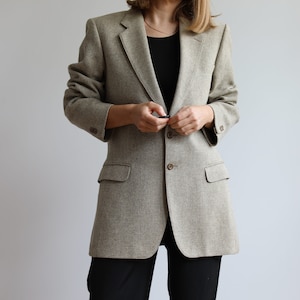 Vintage wool blazer. Originally men’s size XS. 90’s era.