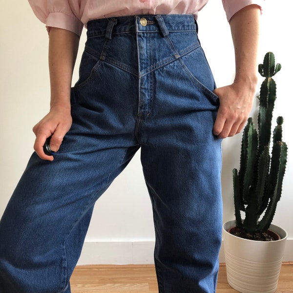 Vintage high waisted Calvin Klein jeans. 25’ waist. Early 90’s era.