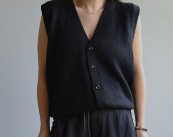 Vintage alpaca wool black vest. Originally men’s size M. 90’s era.