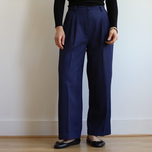Vintage marineblaue Hose. Ursprünglich Damengröße M. 90er Jahre.