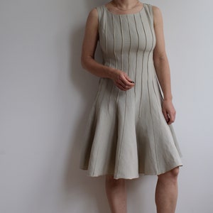 Vintage Calvin Klein midi summer dress in beige. Originally women’s size S / M. 90’s era.