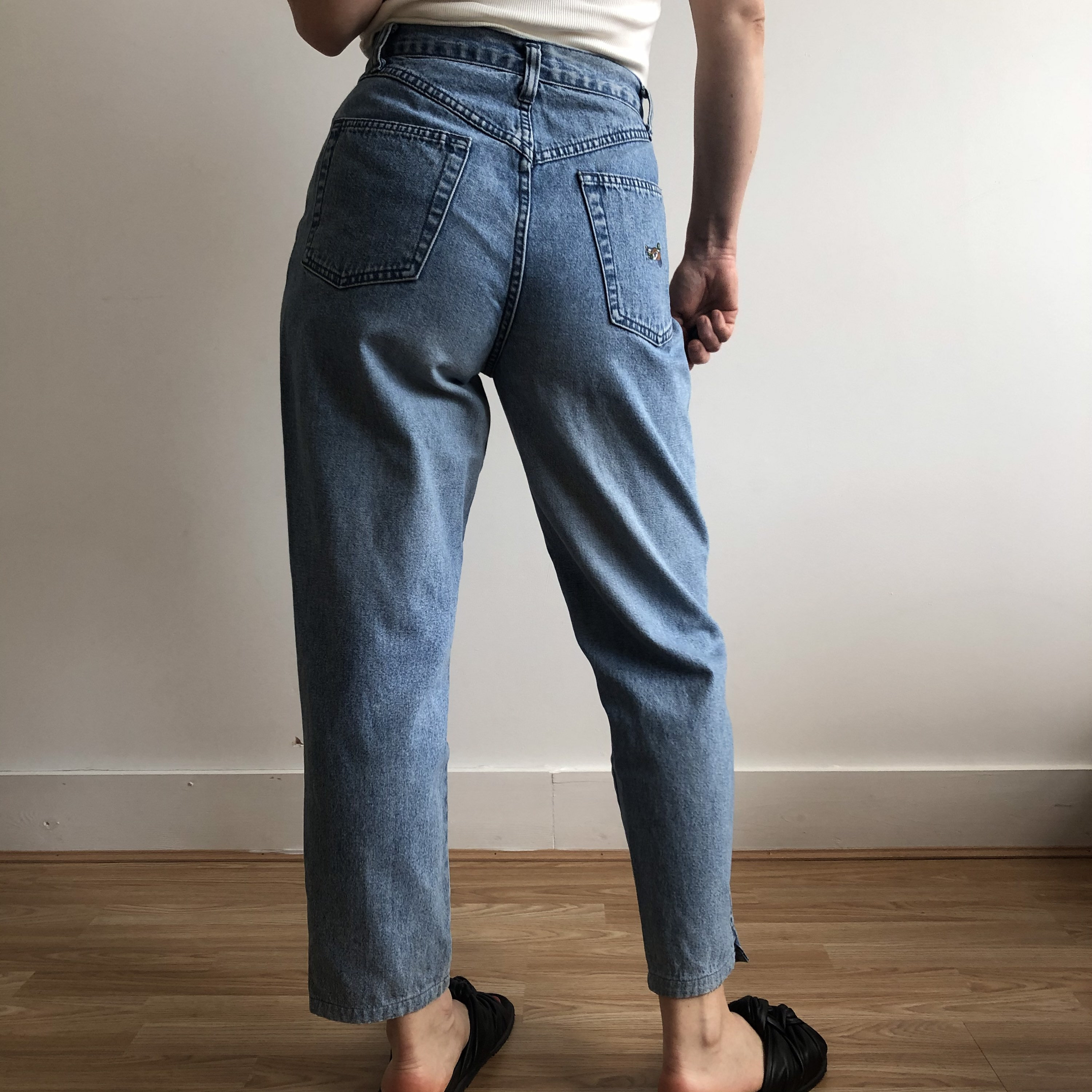 Vintage high waisted jeans. Waist size 28. Late 90s era. | Etsy