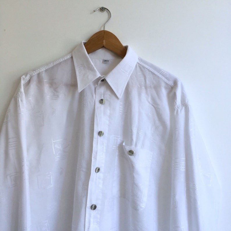 Men/'s size L Early 90/'s era. Vintage oversized white shirt Women/'s size up to XXL