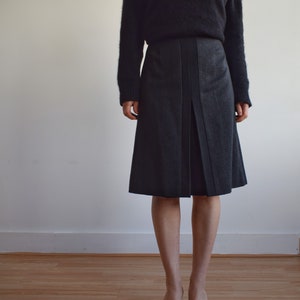 Vintage grey midi wool skirt. Originally women’s size S. Early 90’s era.