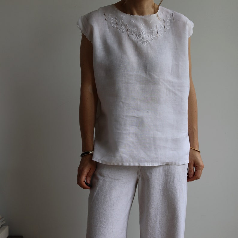 Vintage linen blouse / top. Originally women size M / L. 90s era. image 5