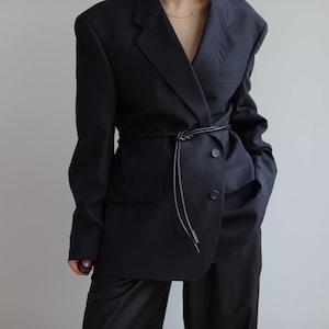Vintage wool oversized boyfriend blazer. Originally men’s size M. 90’s era.