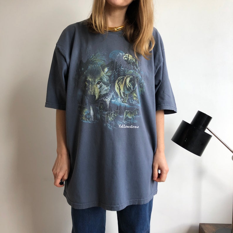 Originally men\u2019s size XL Vintage T-shirt 90\u2019s era.