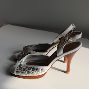 Sandalias de piel vintage Ted Baker con tachuelas plateadas, talla 37 (Euro) / 4 (Reino Unido)