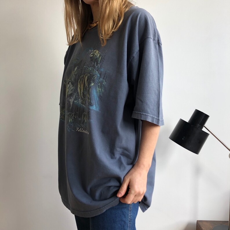 Originally men\u2019s size XL Vintage T-shirt 90\u2019s era.