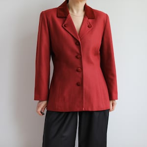 Vintage burgundy wool blazer. Originally women’s size S / M. Late 90’s era.