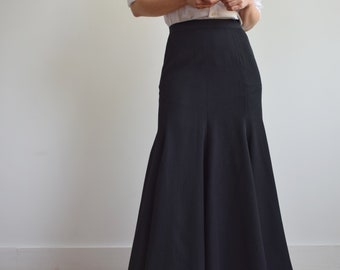 Vintage black maxi skirt. Originally women’s size S / M . 90’s era.