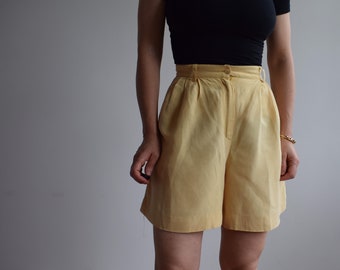 Vintage yellow summer shorts. Originally women’s size S. Early 90’s era.