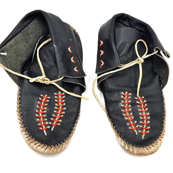 Guilfair Hand Beaded Leather Vintage Moccasins