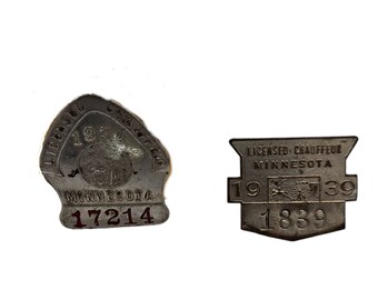 Lote de dos insignias vintage de chófer de Minnesota