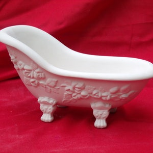 Bath Tub with Roses Soap Dish