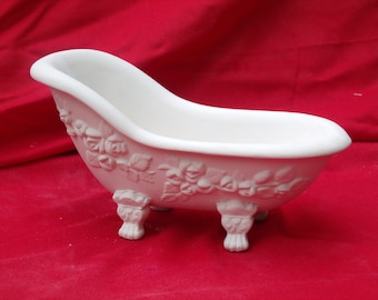Bath Tub with Roses Soap Dish
