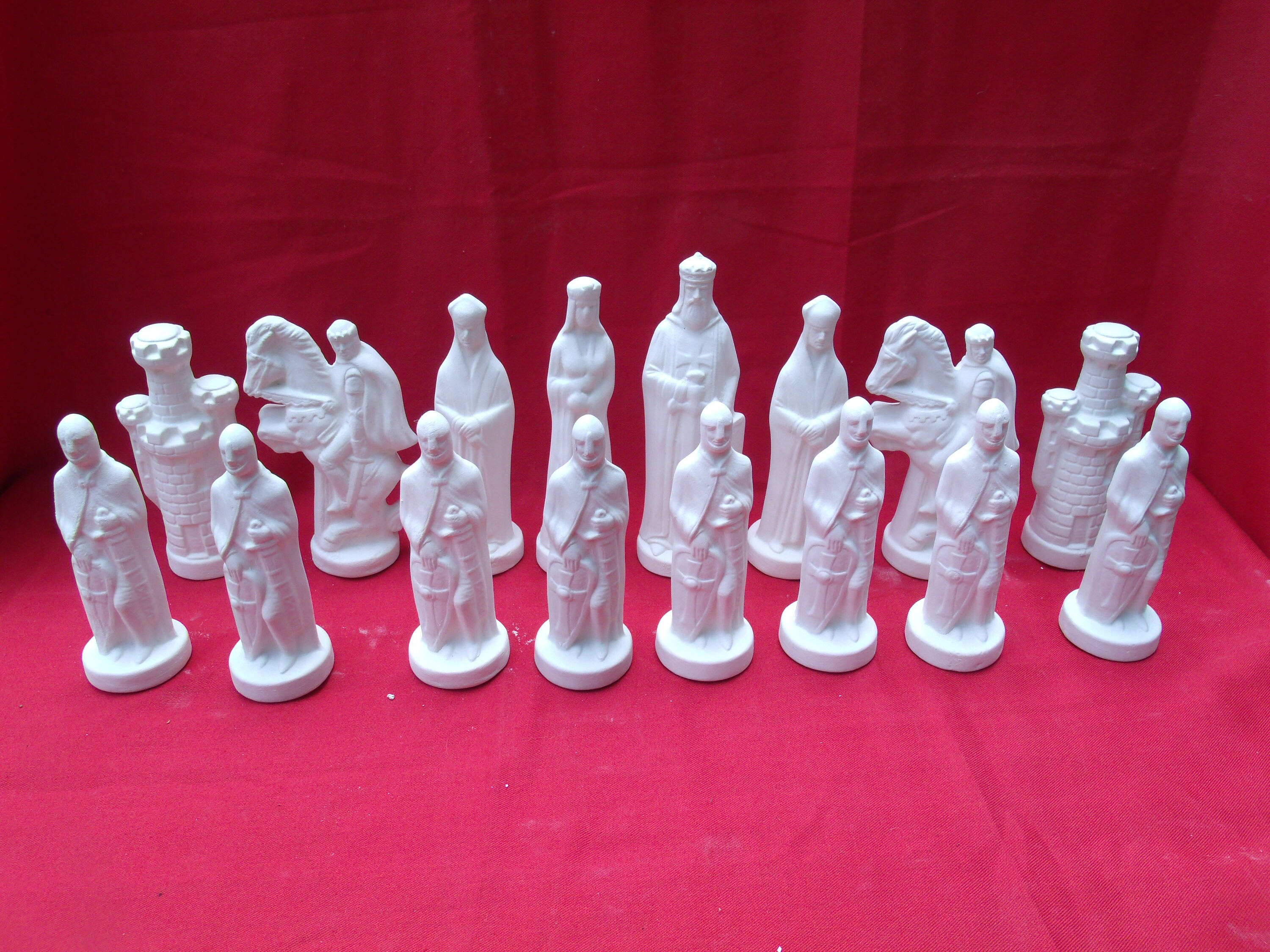 Vintage 32 Piece Duncan Mold Chess Set Ceramic Medieval Gothic Glazed ART  DECO