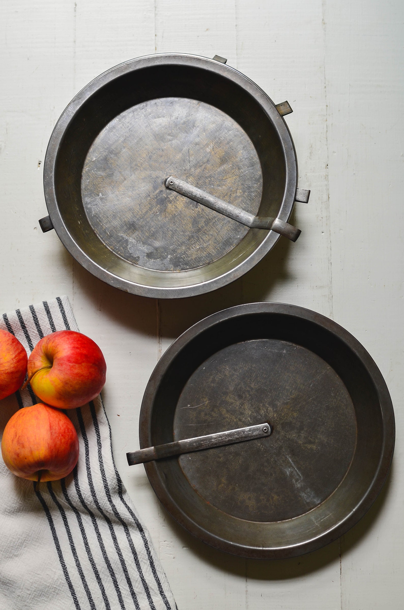 Vintage Set of Six Metal Pie Plates with Rotating Release Etsy