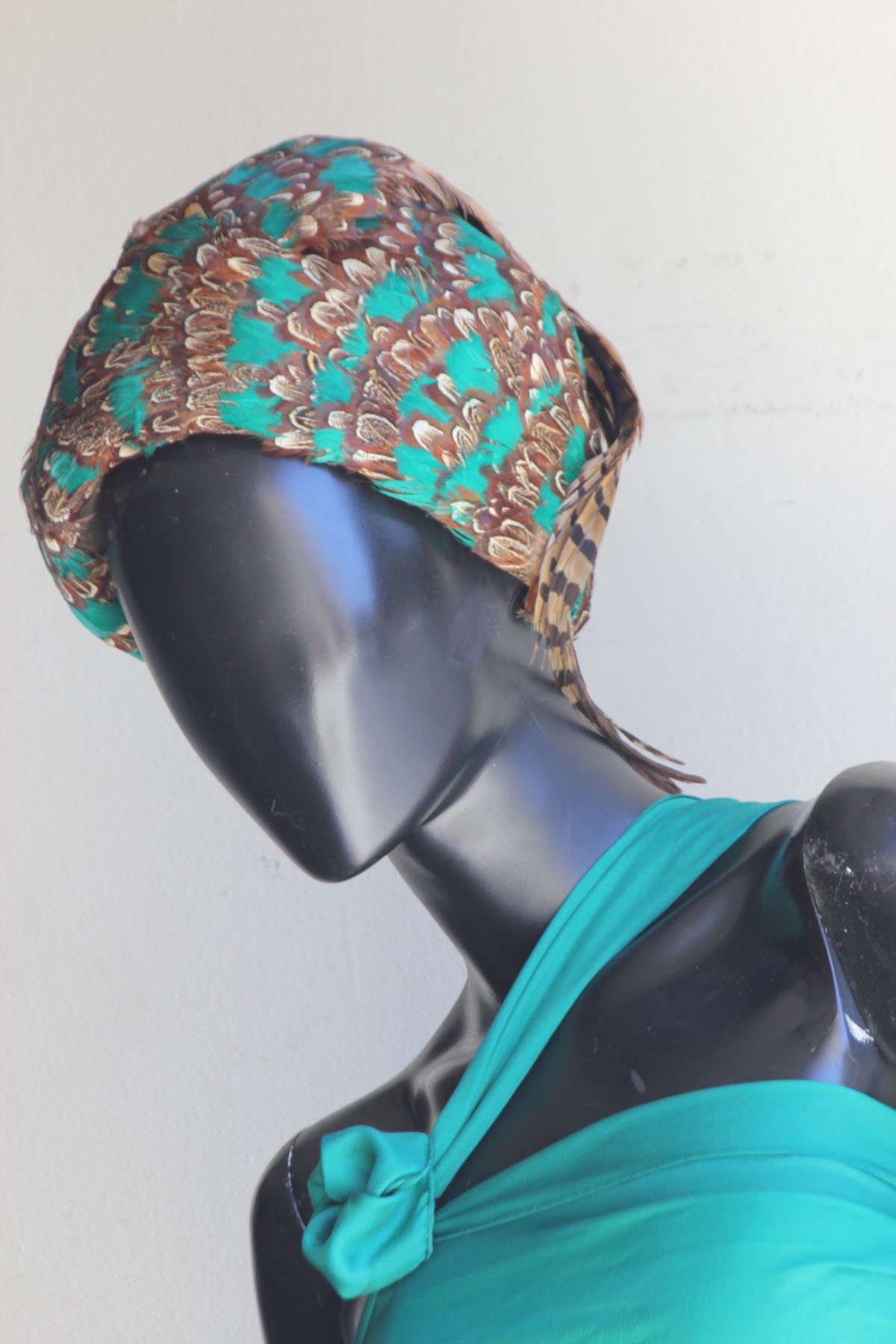 ONE OF A KIND DESIGNER JACK MCCONNELL VINTAGE PURPLE FELT HAT + FEATHER DETAILS Vintage One of a Kind Jack Mcconnell Purple Velvet Hat  main image 4