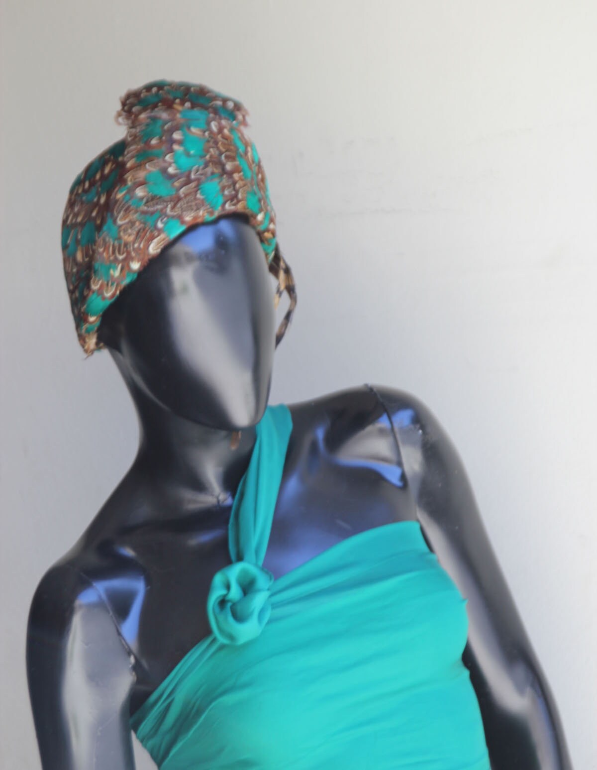 Vintage Gorgeous One-of-a-kind  display picture 2