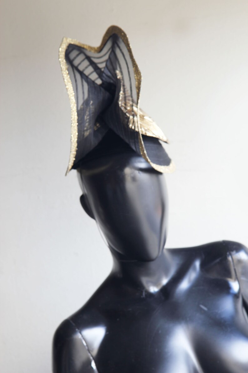 Vintage Whittall Shon Black and Gold Fascinator US One size