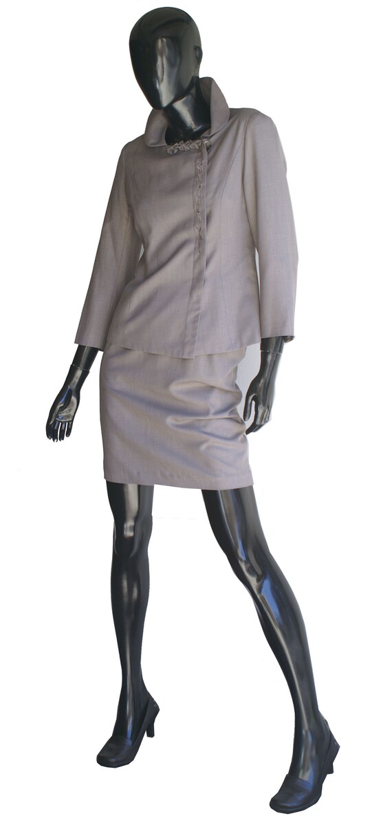 Vintage Womans 2-piece  Beige/Brown Suit, Blazer … - image 9