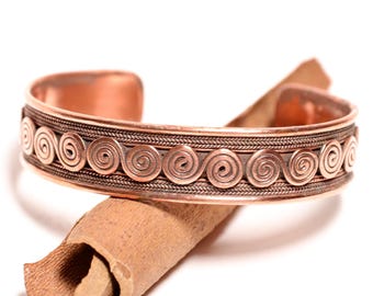 Handmade braided copper bracelet - Energy-enhancing handcrafted jewelry - Unisex copper bracelet - Handmade energetic copper bangle