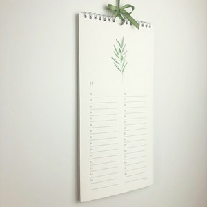 Calendario compleanno con motivi floreali, calendario con rilegatura ad anelli, calendario floreale, calendario perpetuo su carta naturale bianca