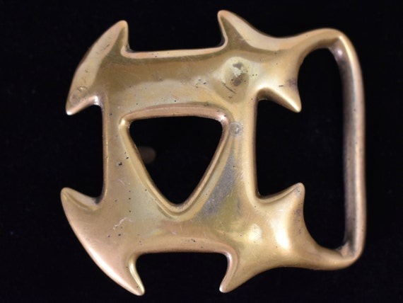 Vtg 1970s Solid Brass Belt Buckle Unique Abstract Shape Signed LAURIE 1970 & 2 H Vtg 1970s Solid Brass Belt Buckle Unique Abstract Shape  main image 4