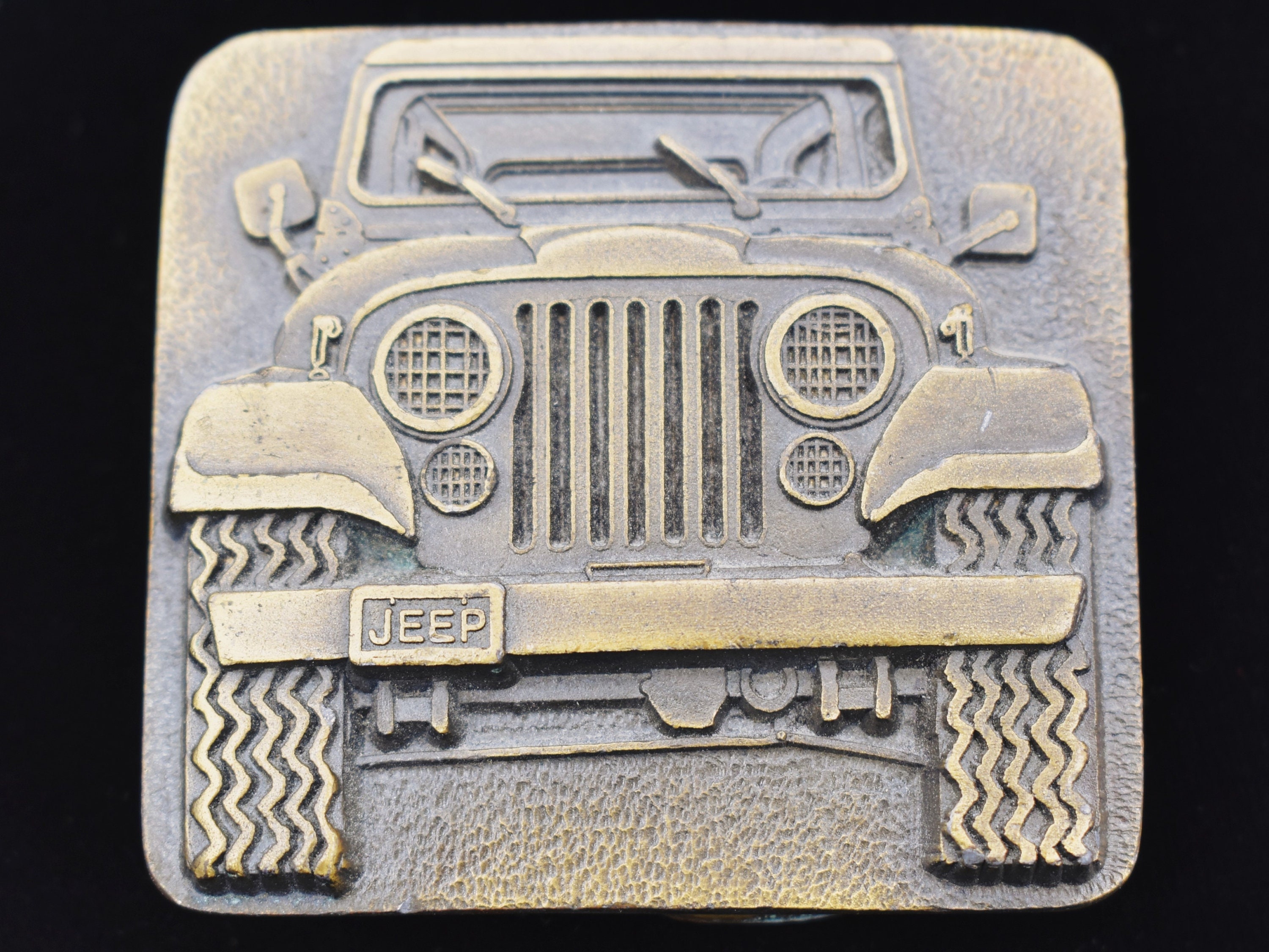 Jeep belt clearance buckle
