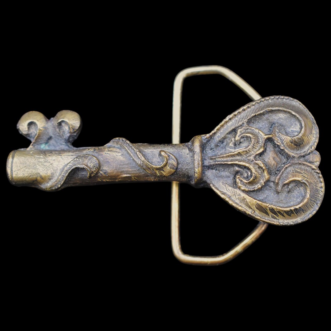 Ornate Skeleton Key Vintage Belt Buckle by Adezy [ca. 1970s] - Etsy
