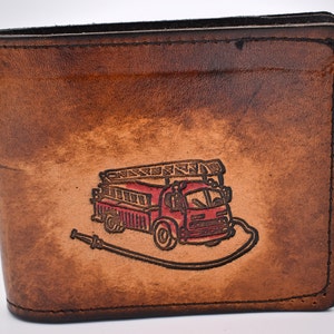 Cartera de cuero genuino vintage con diseño de camión de bomberos y estación de bomberos