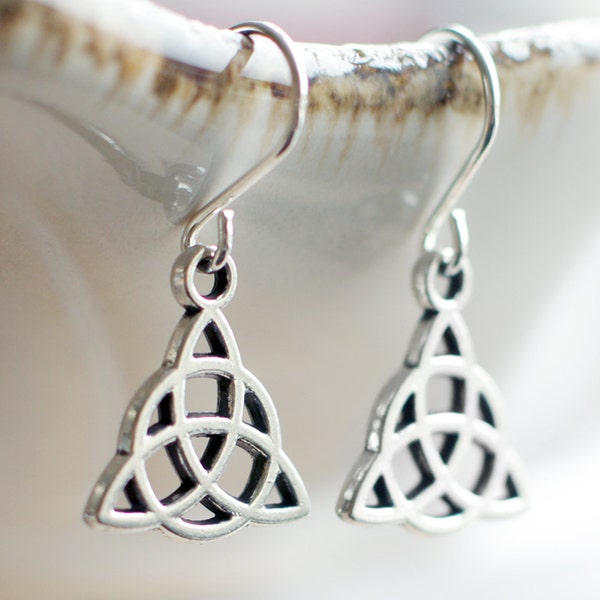 Celtic trinity knot earrings | Antique silver Ouroboros earrings | Ancient infinity symbol earrings | Sterling silver geometric earrings