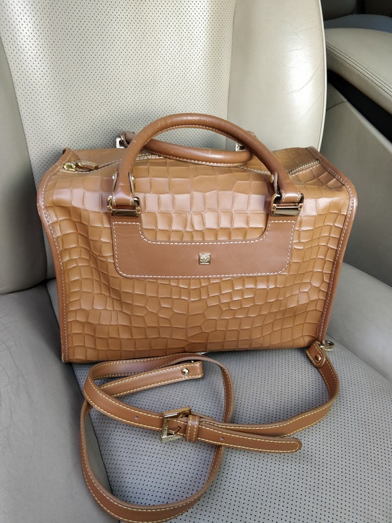 beige leather purse