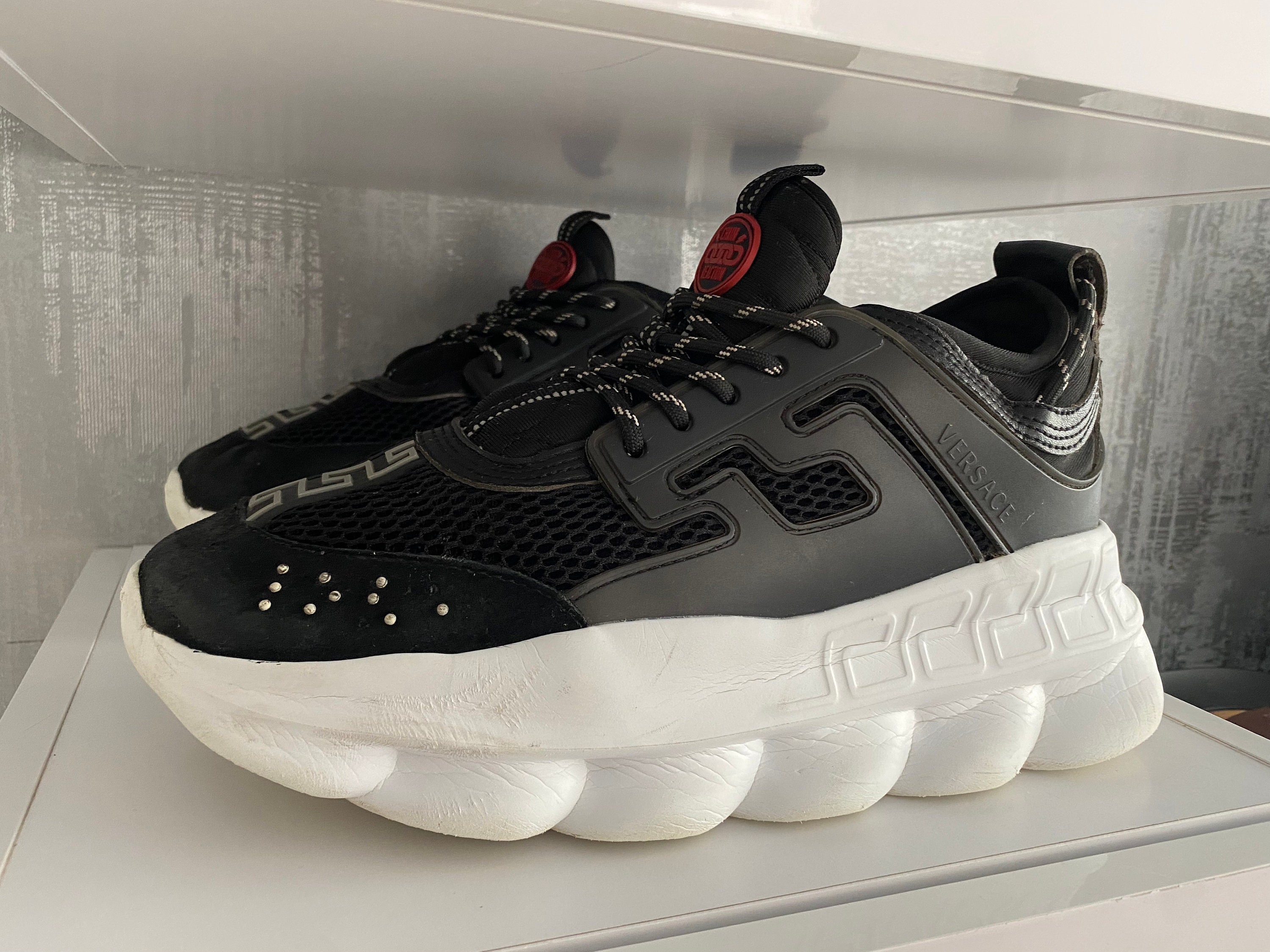 versace chain reaction black and white