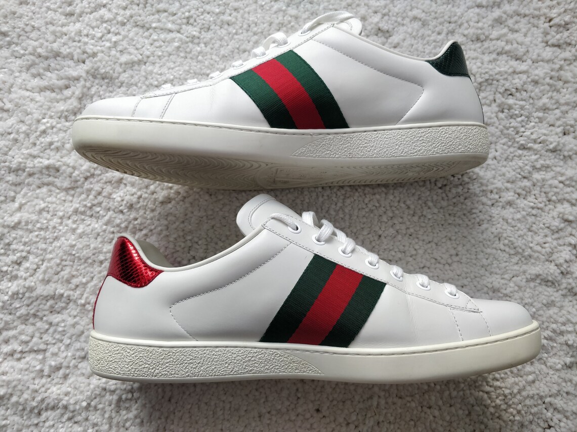 gucci tiger print shoes
