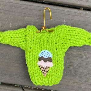 Enfeite de sorvete personalizado, mini enfeite de suéter de Natal com aplique de casquinha de sorvete