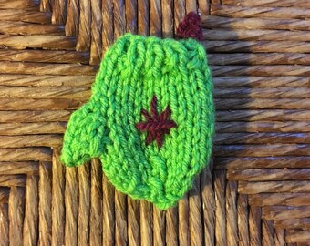 Tiny mitten ornament, hand-knit mitten ornament, xmas decor, winter decor, miniature mitten, secret santa, gift topper, knitted christmas