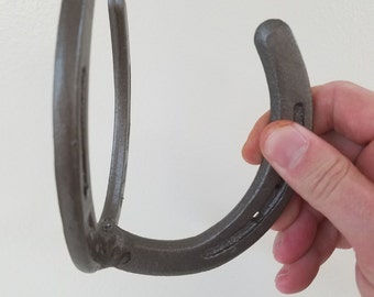 Horseshoe Hanger