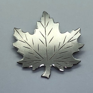 STERLING SILVER Maple Leaf Brooch