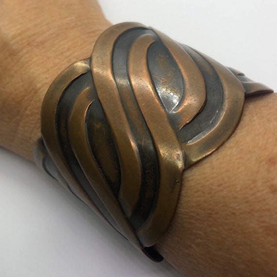 REBAJES Copper Scalloped Edges Cuff Bracelet, Mid… - image 2