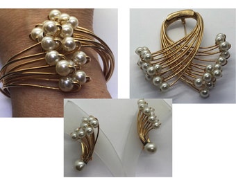 Vintage Faux Pearl Jewelry Suite, Faux Pearl Bracelet, Faux Pearl Brooch, Faux Pearl Clip On Earrings, Gold Colored Wire Jewelry Suite