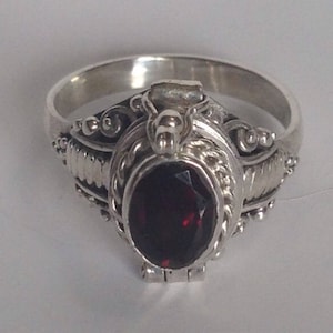 Beautiful Sterling Silver Genuine Garnet Poison Ring, Garnet Poison Ring Size 4