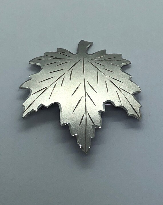 STERLING SILVER Maple Leaf Brooch - image 8