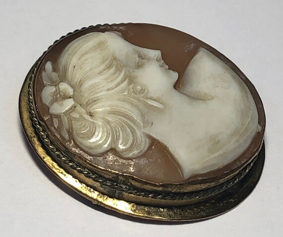 CAMEO Shell Brooch Pendant, Pink Shell Woman Came… - image 3