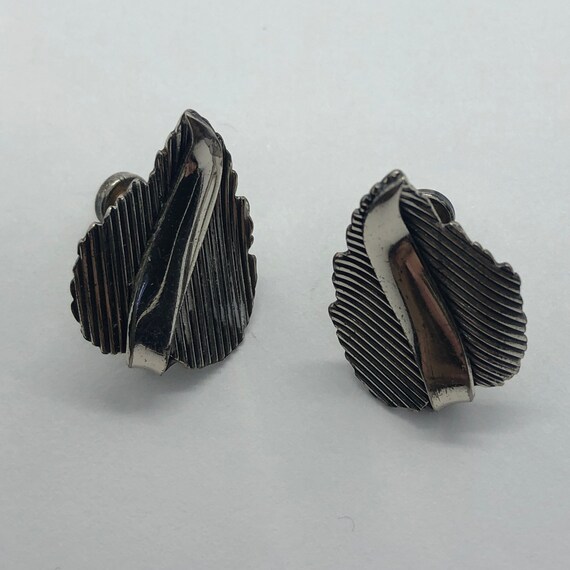 DANECRAFT Sterling Silver Leaf Screwback Earrings - image 6