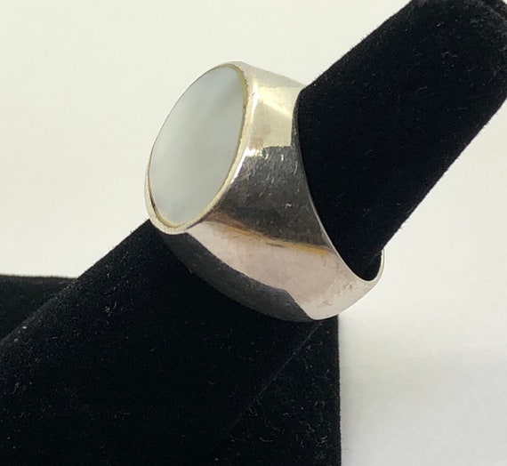 Mother of Pearl Shell Silver Ring | Ring Size 7 - image 7